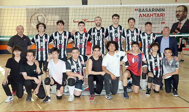 Zonguldak Voleybol Kulübü milli voleybolcu Kadir Cin'i ağırladı
