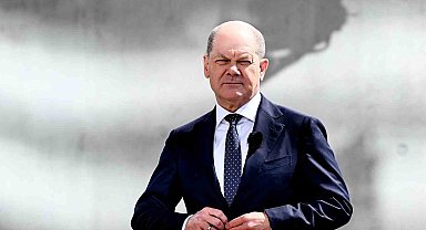 Almanya Başbakanı Scholz: "Fransa'nın istikrarsız hale gelmesini beklemiyorum"
