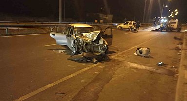 Arıza yapan araca çarpan otomobildeki 5 kişi yaralandı