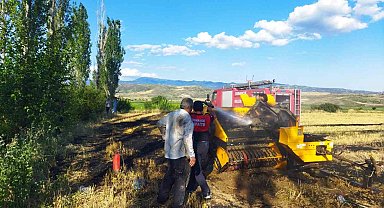 Balya makinesinden sıçrayan kıvılcım tarlayı yaktı