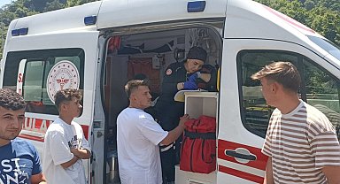 Bayram dönüş trafiğinde 7 araç birbirine girdi