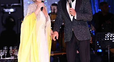 Bodrum'da Emel Sayın'dan nostalji rüzgarı