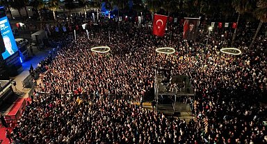 Büyükşehir'den Finike'ye Cumhuriyet Meydanı