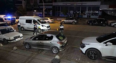 Cadde ortasında husumetlisine kurşun yağdırdı: 1 ağır yaralı