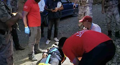 Erek Dağı'nda kayalıklardan düşerek yaralanan kişi kurtarıldı
