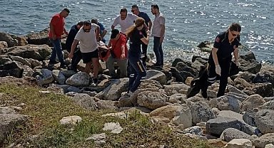 Kayalıklardan düşen adam boğulma tehlikesi geçirdi