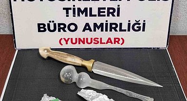 Kütahya'da Yunus Timlerince bir araçta uyuşturucu ele geçirildi