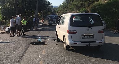 Motosiklet ile minibüs çarpıştı: 1 ölü, 1 yaralı