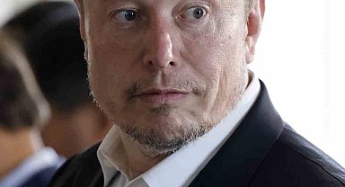 Musk'tan Twitter'a geçici sınırlama