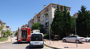 Ocaktaki yemeği unutup uymuştu, komşusu kapıyı kırarak kurtardı