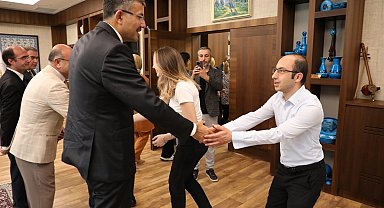 "Bayram inşallah, küskünlüklerin ve dargınlıkların sona ermesine vesile olmuştur"