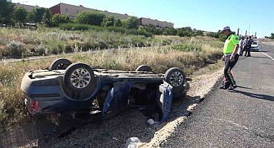 Takla atan otomobil hurdaya döndü: 5 yaralı