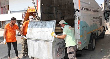Toroslar'da bayram sonrası çöp konteynerleri dezenfekte edildi
