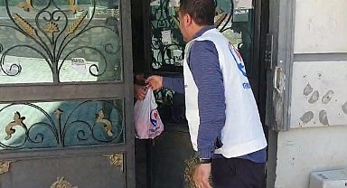 Yetimler Vakfı Elazığ'da yüzlerce aileye kurban eti dağıttı